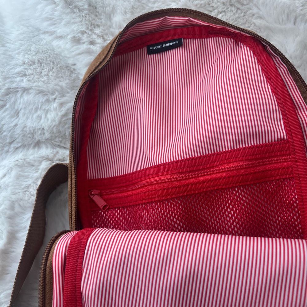 Herschel Crossbody Bag NWOT - Picture 4 of 4